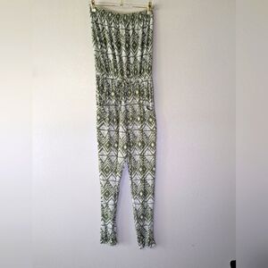 Just Be green romper size M NWOT